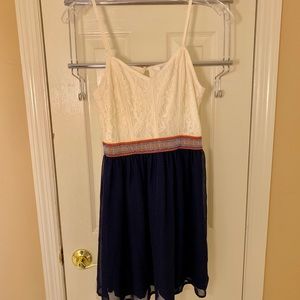 Xxsmall women’s casual/semi-formal dress